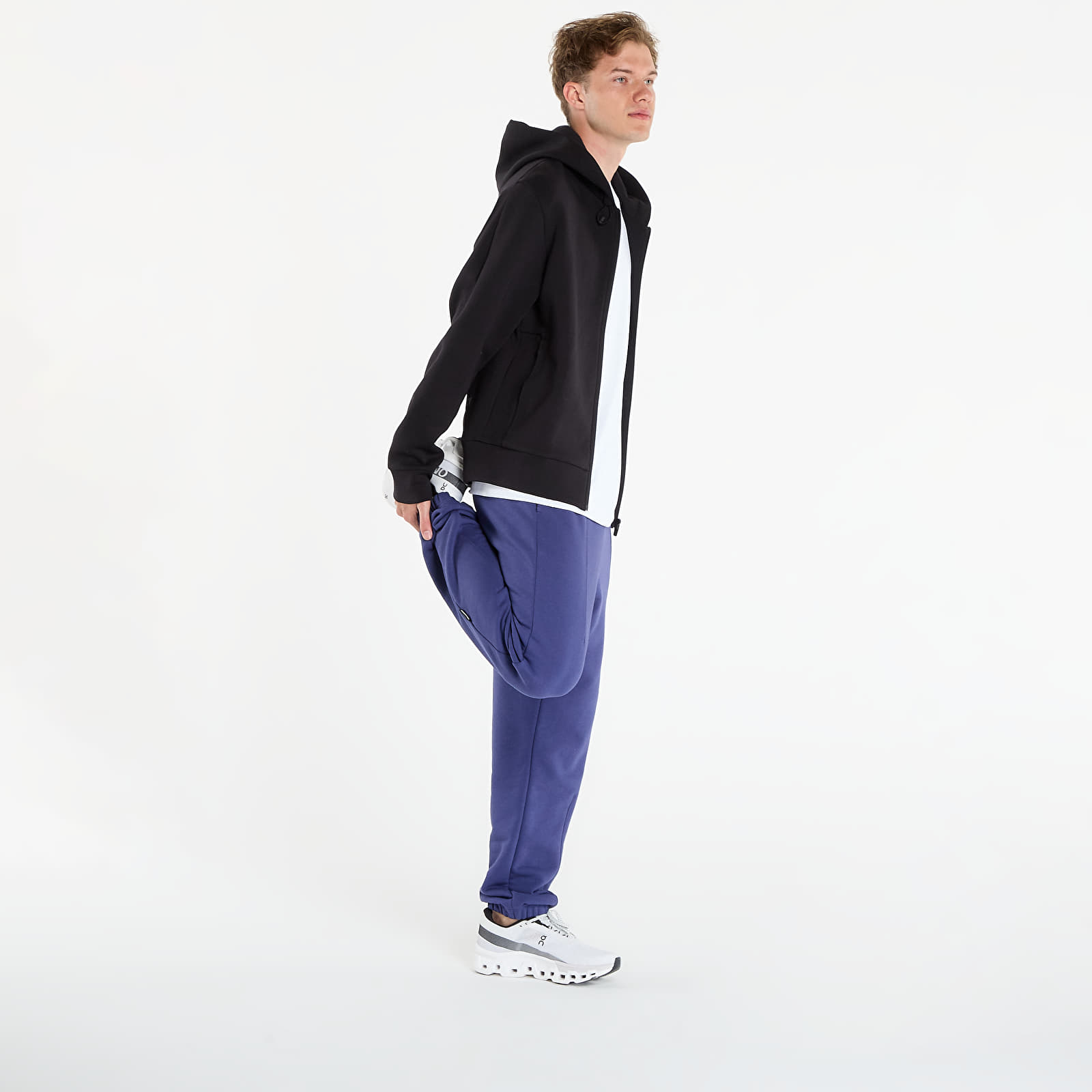 Sweatjacken und Sweatshirts On Focus Tech Zip Hoodie Black