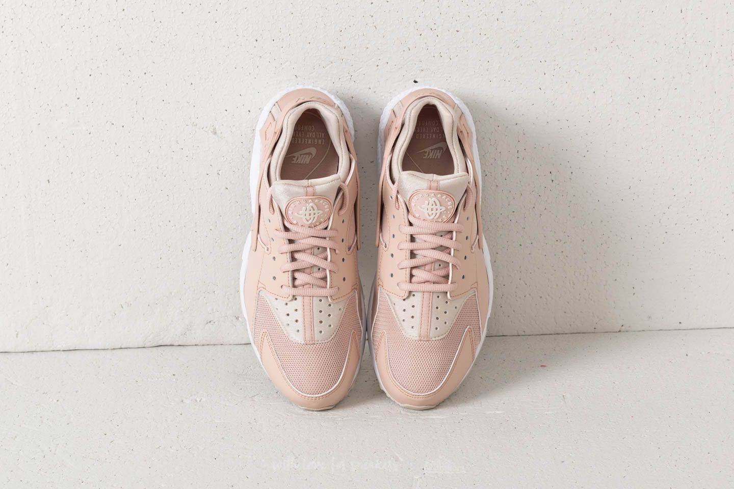 Nike huarache particle beige top