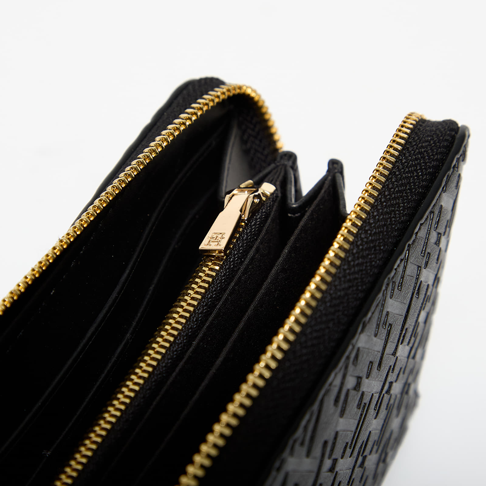 Carteras de los hombres Tommy Hilfiger TH Icon Large Za Mono Embo Wallet Black