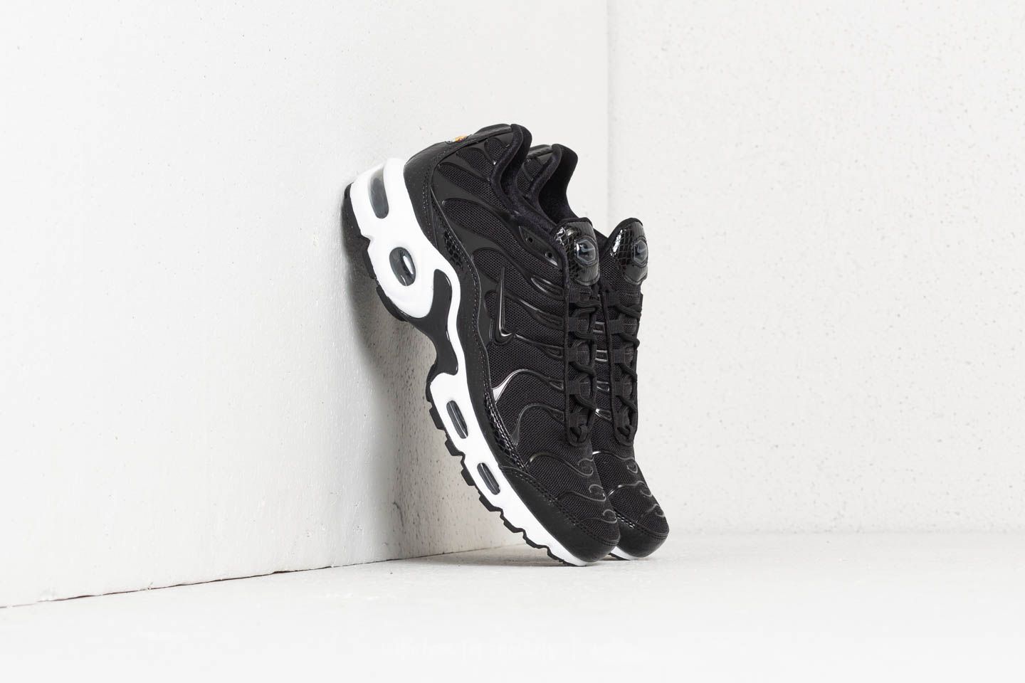 Wmns nike air max plus se hotsell