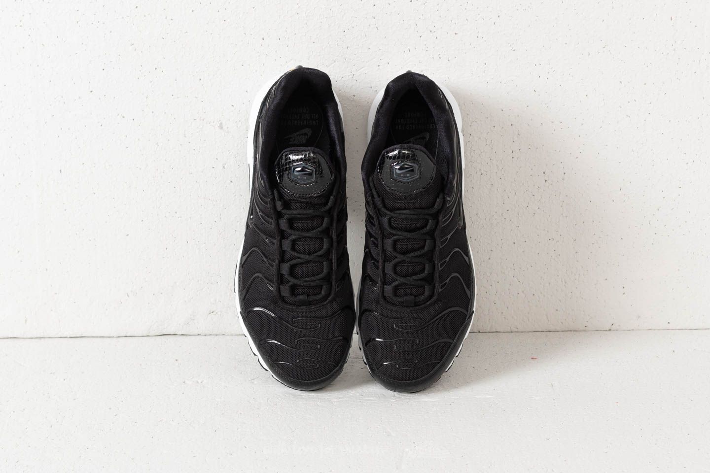Дамски кецове и обувки Nike Wmns Air Max Plus SE Black/ Dark Grey