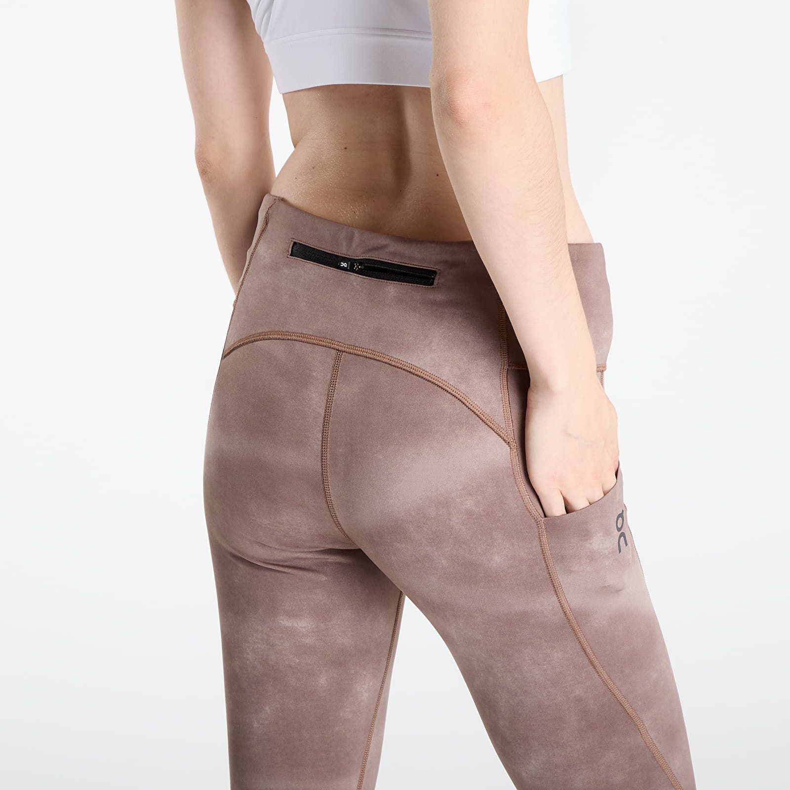 Leggings On Performance Tight 7/8 AOP Cinder