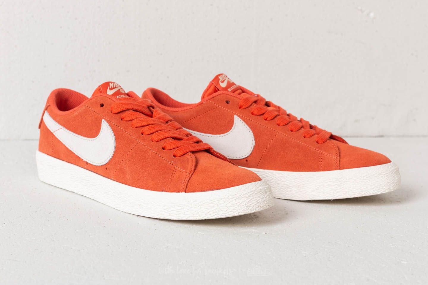 Nike blazer low coral sales