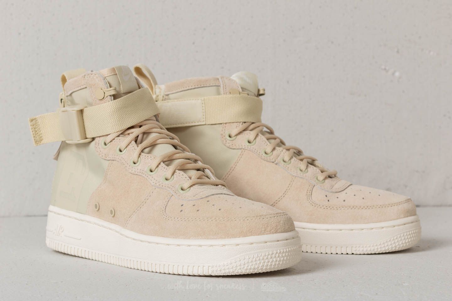 Women nike sf air force 1 mid top