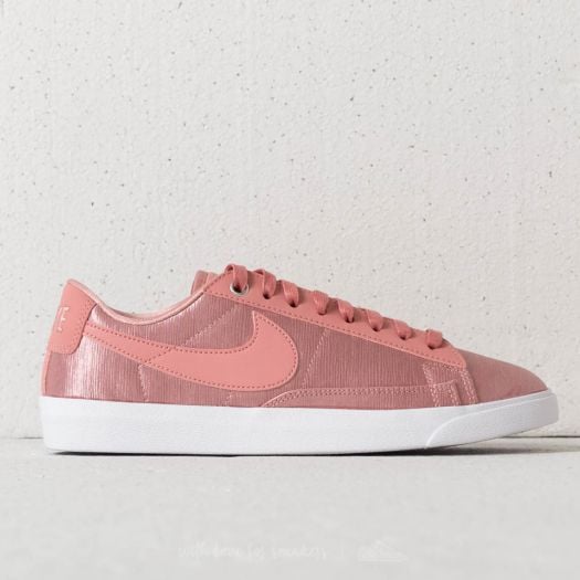 Nike women's blazer low se pink/white hot sale