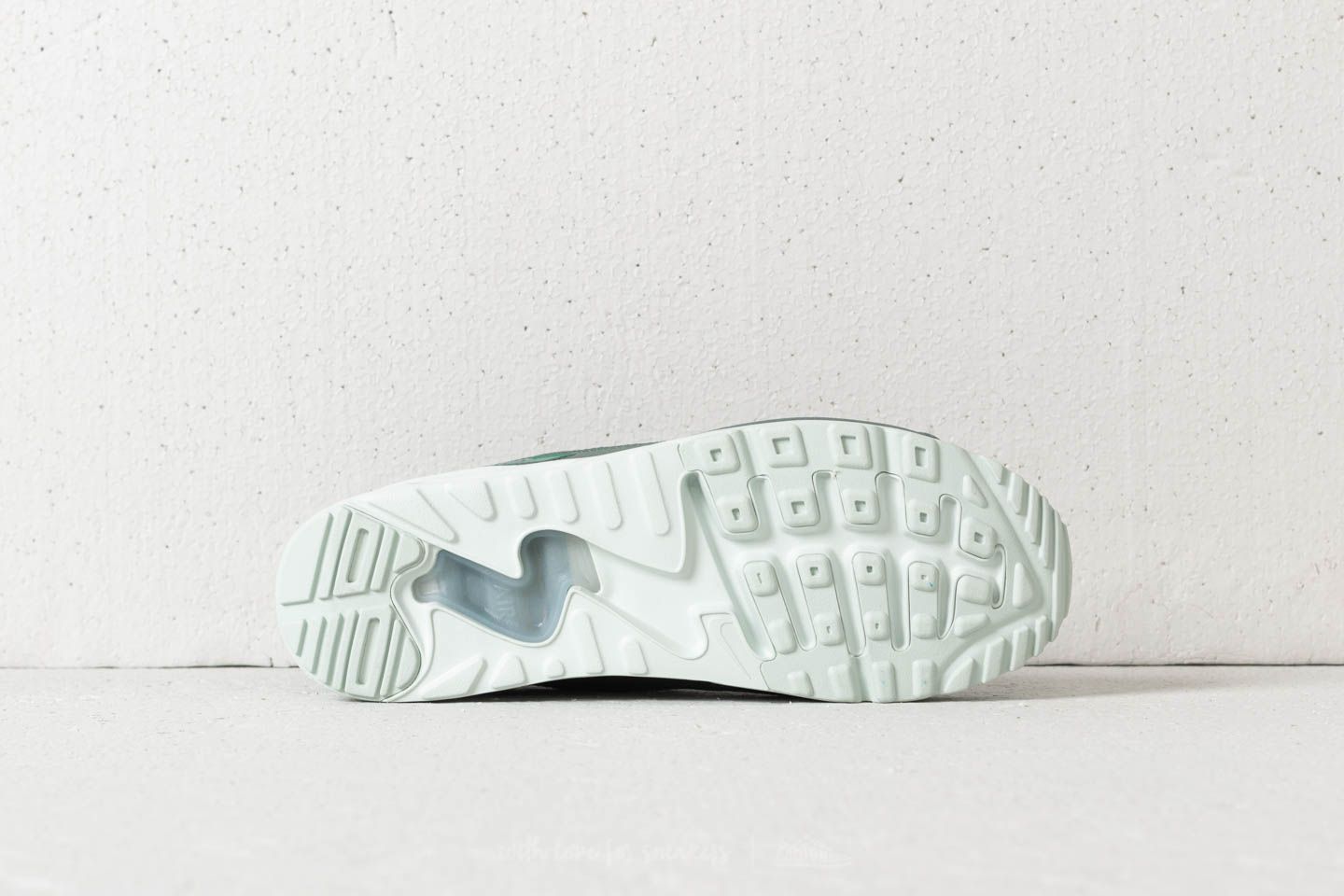 Nike air max 90 essential clay green top
