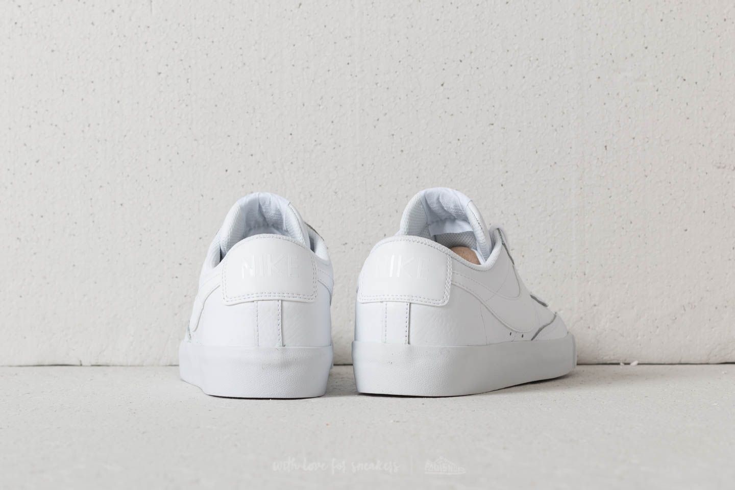 Nike blazer low leather store white