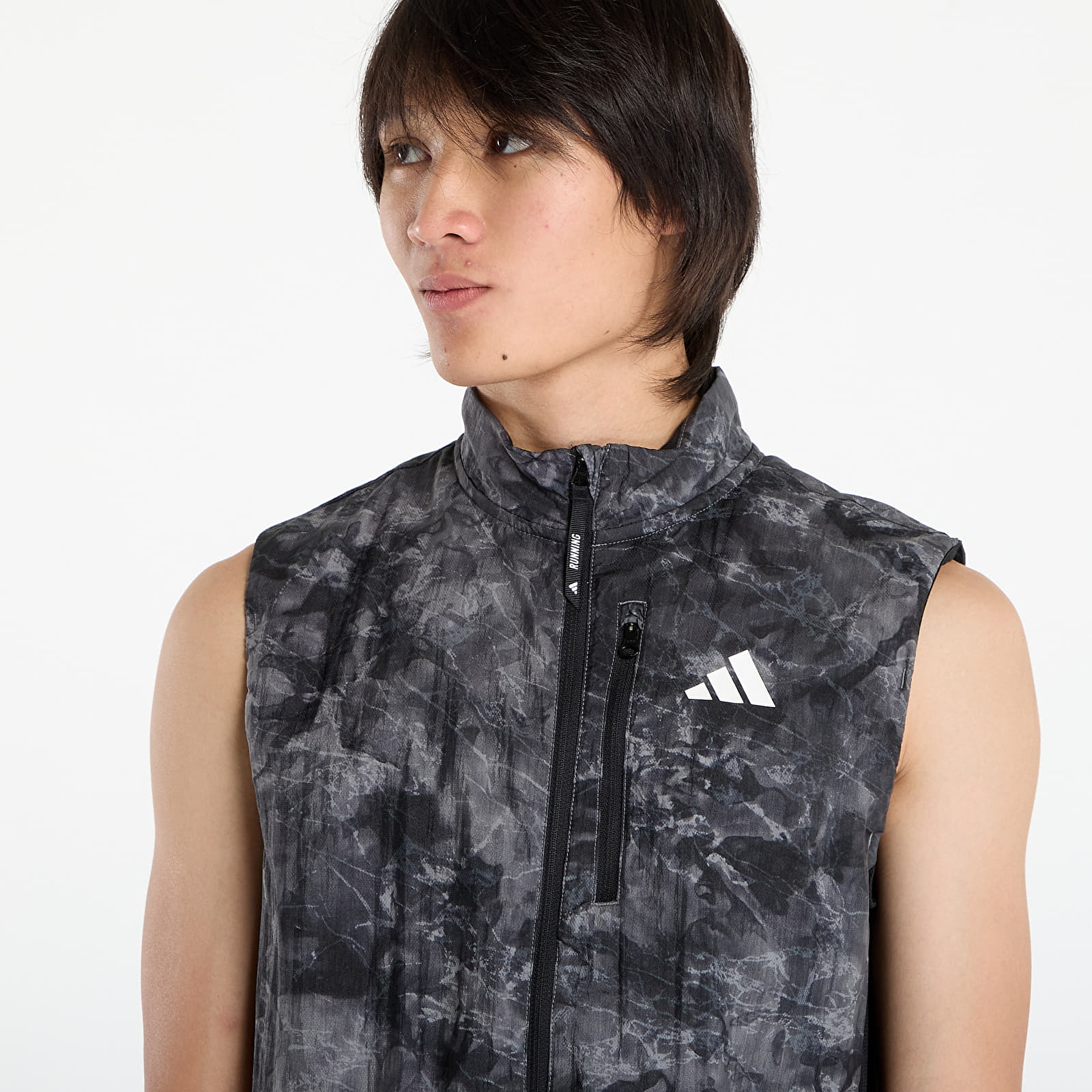 Mellények adidas Own The Run Spray Dye Vest Grey Four
