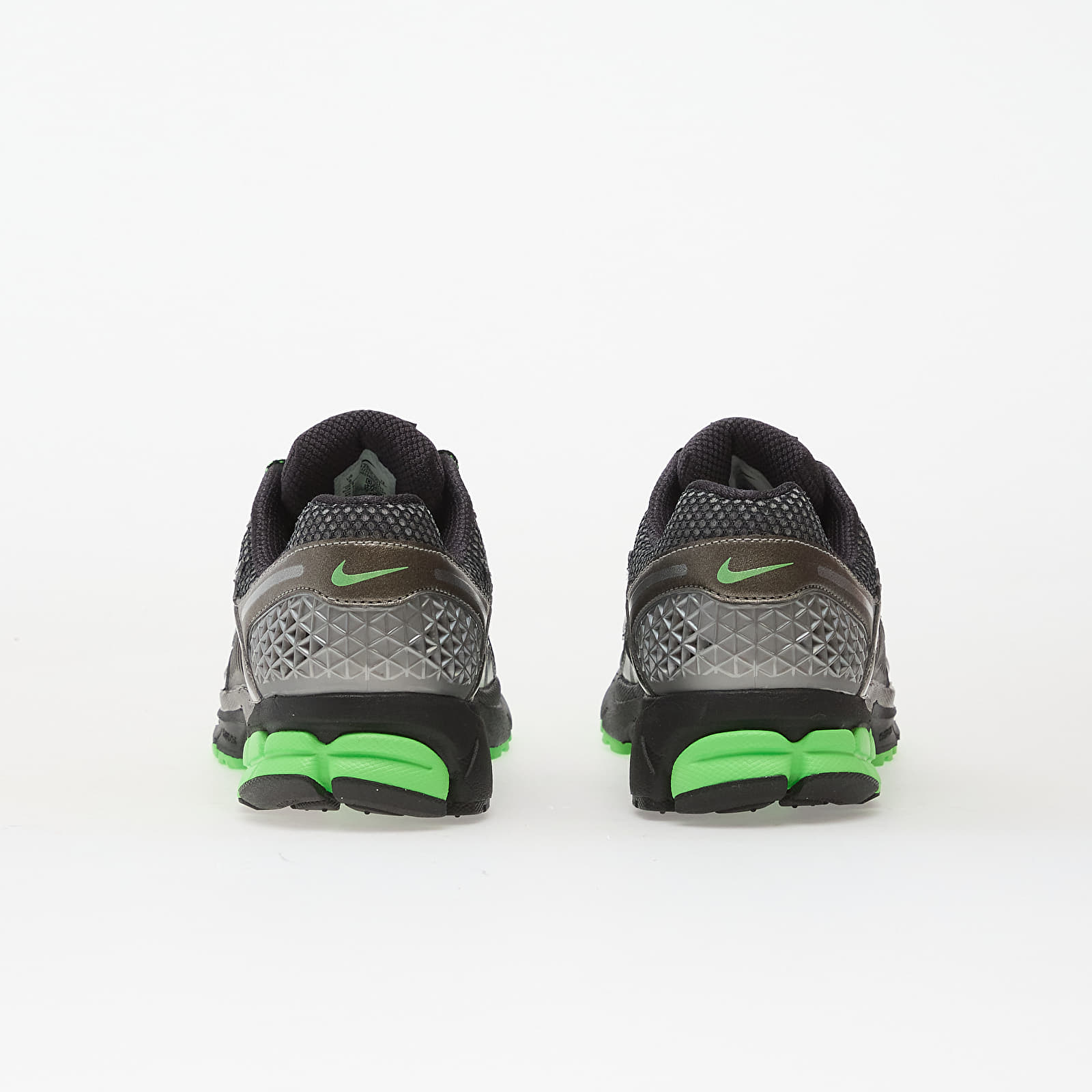 Meeste kingad Nike Zoom Vomero 5 Se Mtlc Pewter/ Mtlc Pewter-Flat Pewter-Black-Green Strike