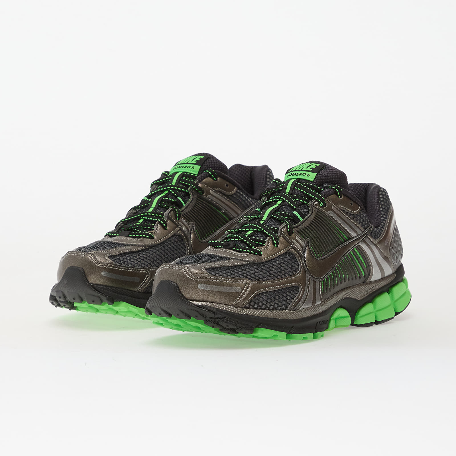 Meeste kingad Nike Zoom Vomero 5 Se Mtlc Pewter/ Mtlc Pewter-Flat Pewter-Black-Green Strike