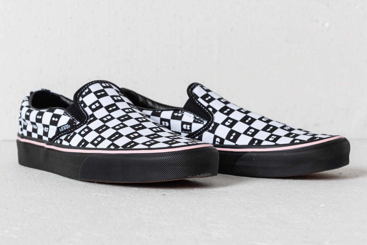 Vans lazy oaf slip on top