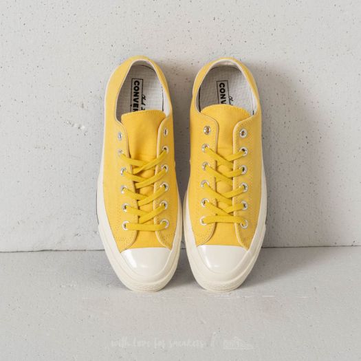 Gold's gym clearance converse