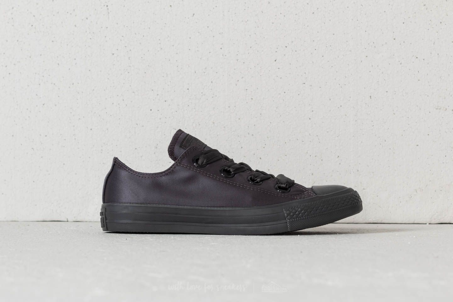 Moteriška avalynė Converse Chuck Taylor All Star Big Eyelets Ox Almost Black/ Almost Black