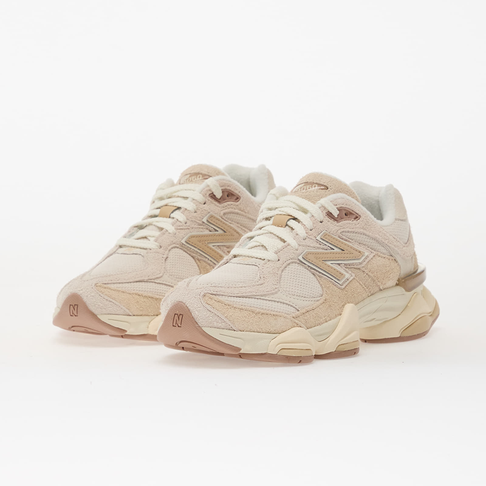 Men's shoes New Balance 9060 Bisque