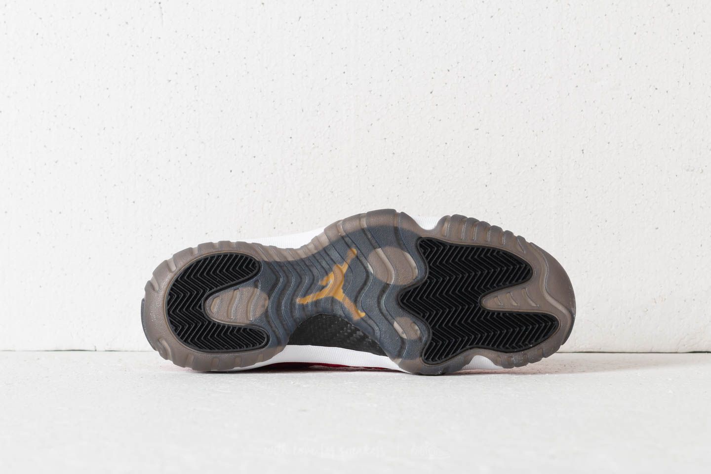 Chaussures et baskets homme Air Jordan Future Low Gym Red/ Tour Yellow-White