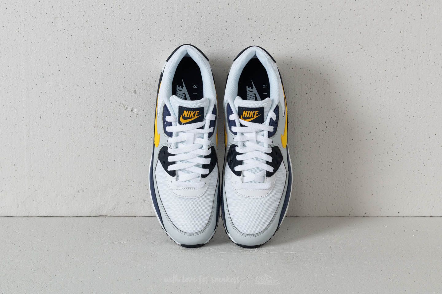 Herren Sneaker und Schuhe Nike Air Max 90 Essential White Tour Yellow Blue Recall Footshop