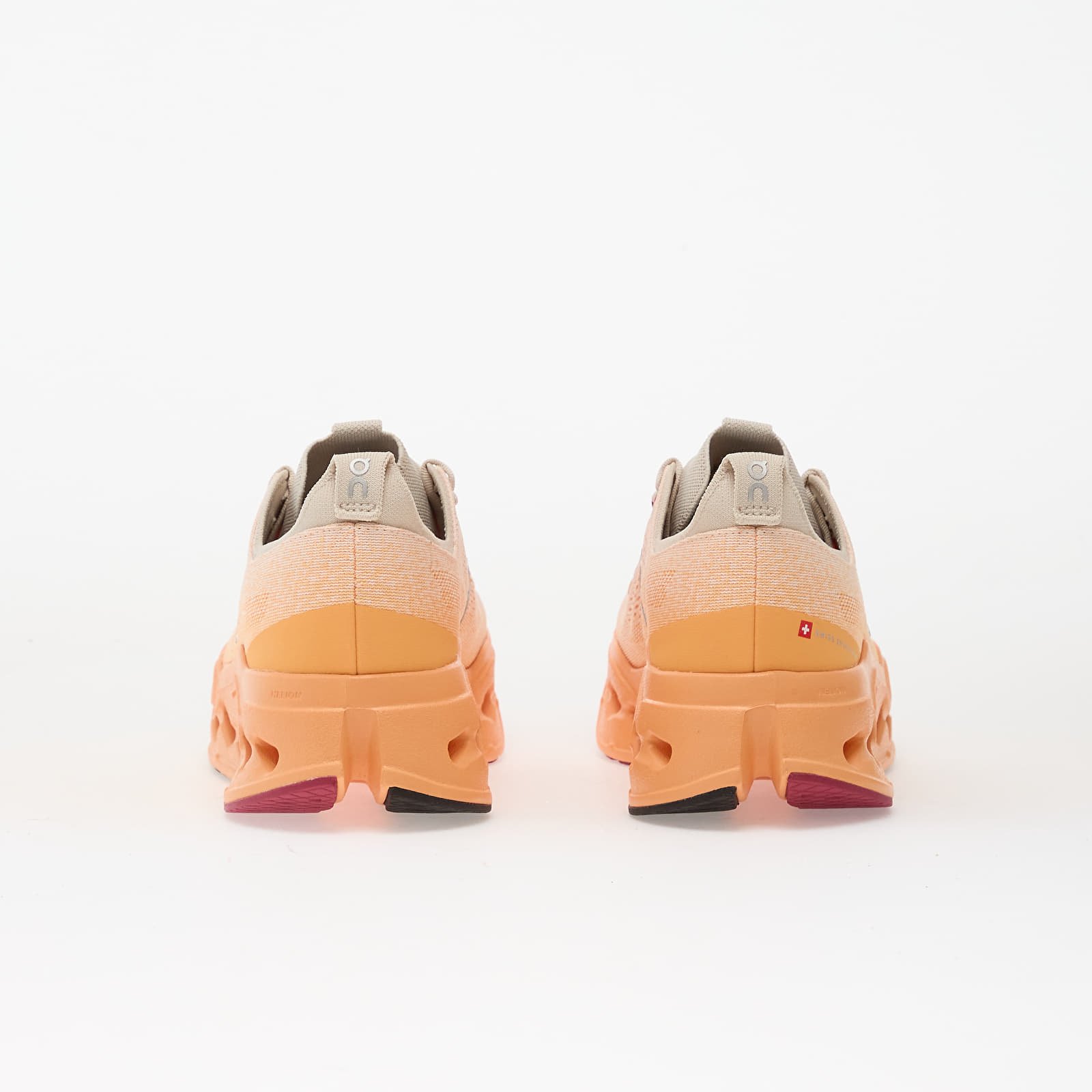 Férfi cipők On M Cloudsurfer Max Pearl/ Tangerine