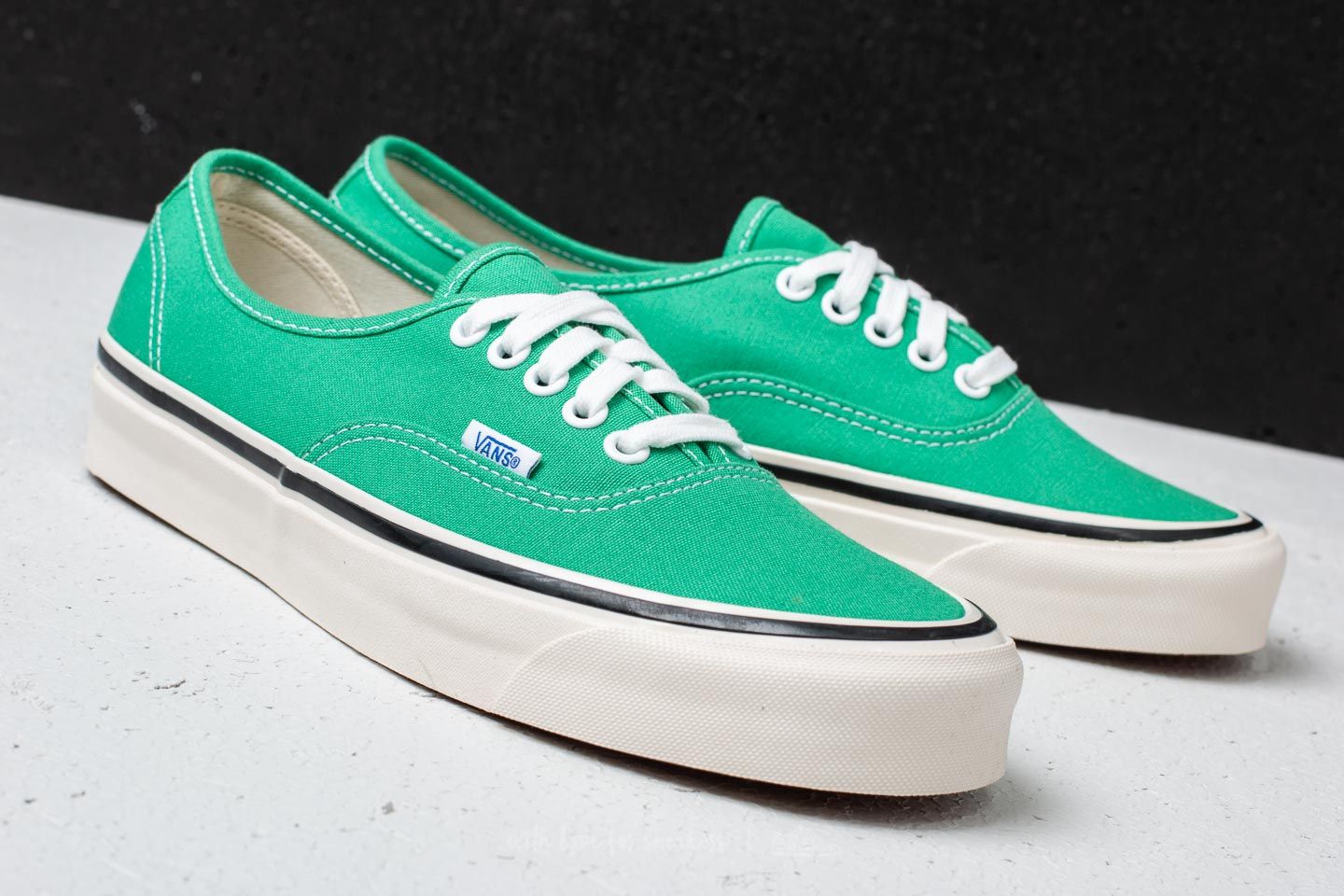 Vans verde jade top