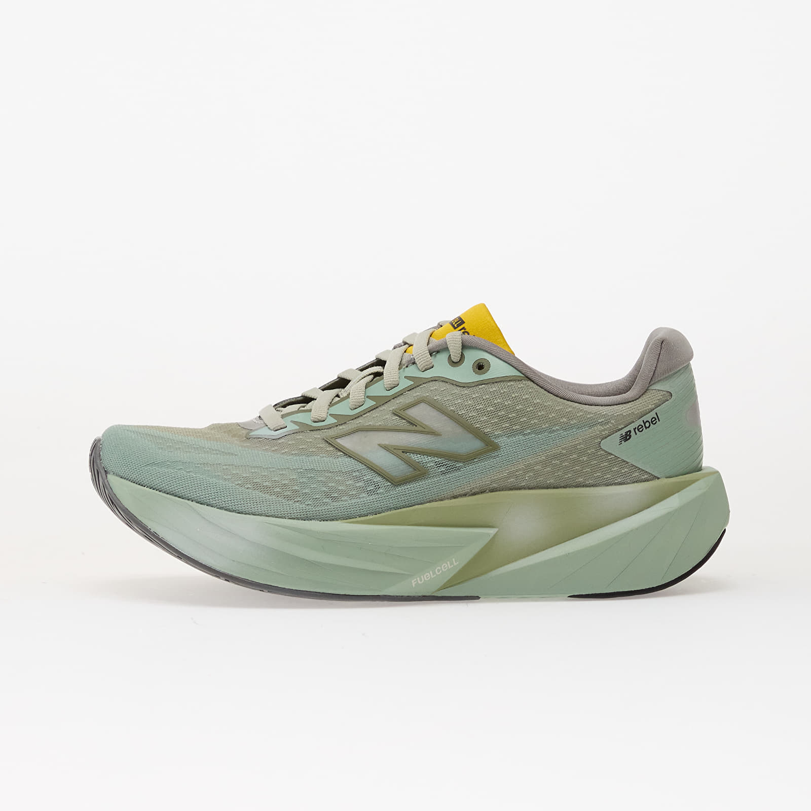 Levně Tenisky New Balance Fuelcell Rebel v5 Td5 Garter Snake/ Mosaic Green/ Ginger Lemon