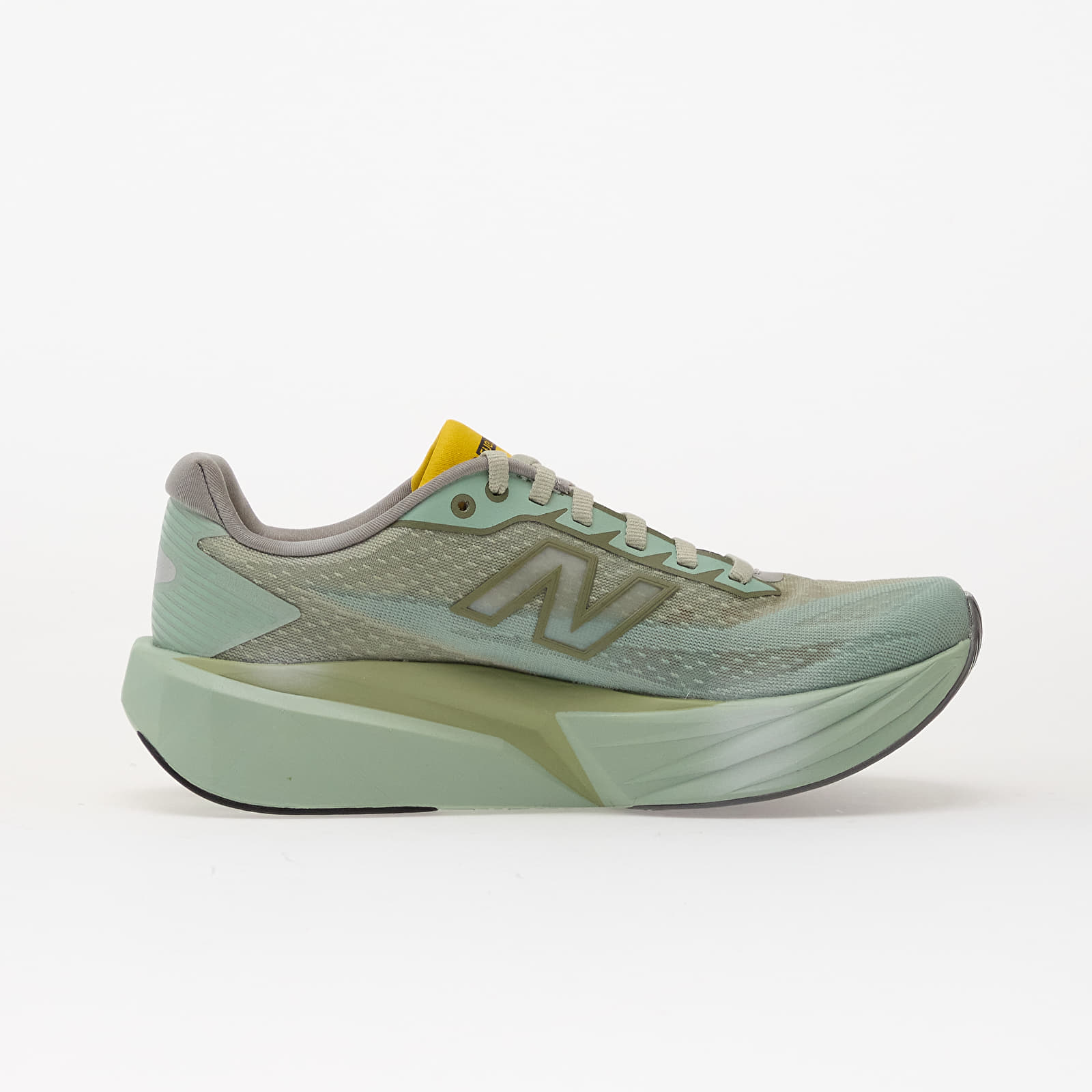 Női cipők New Balance Fuelcell Rebel V5 Td5 Garter Snake/ Mosaic Green/ Ginger Lemon