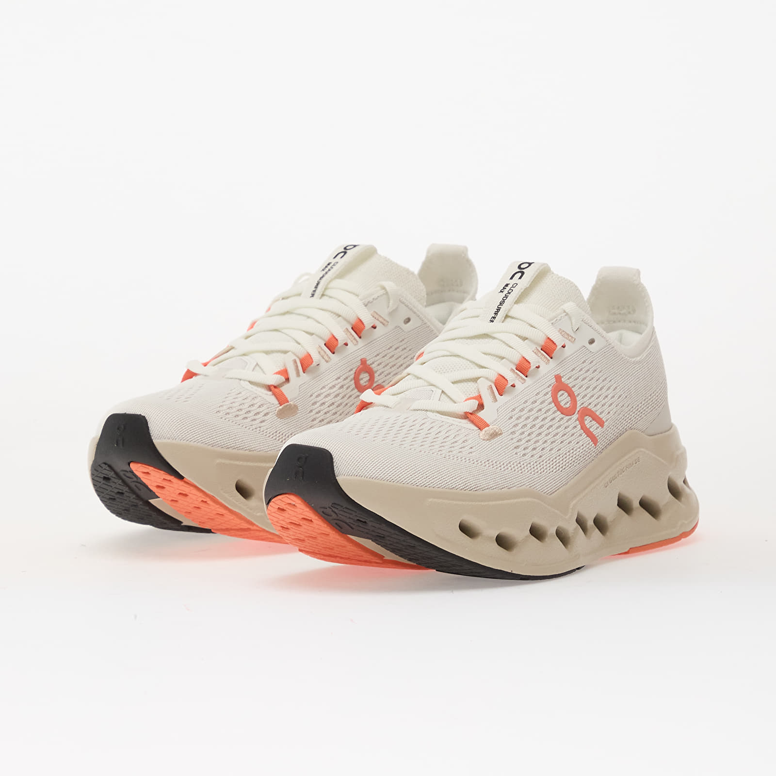 Női cipők On W Cloudsurfer Max Ivory/ Salmon