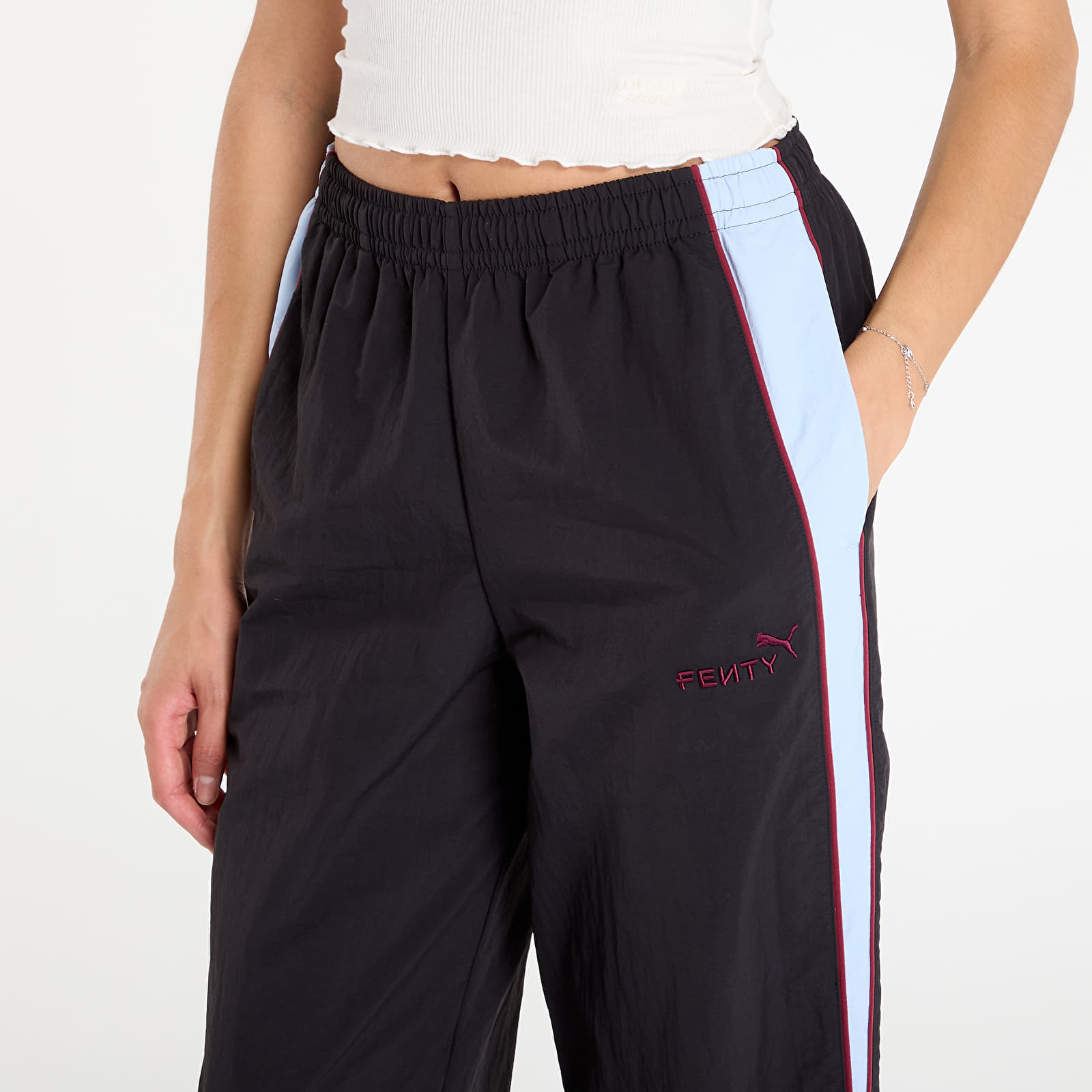 Nadrágok PUMA x FENTY Nylon Track Pants UNISEX PUMA Black