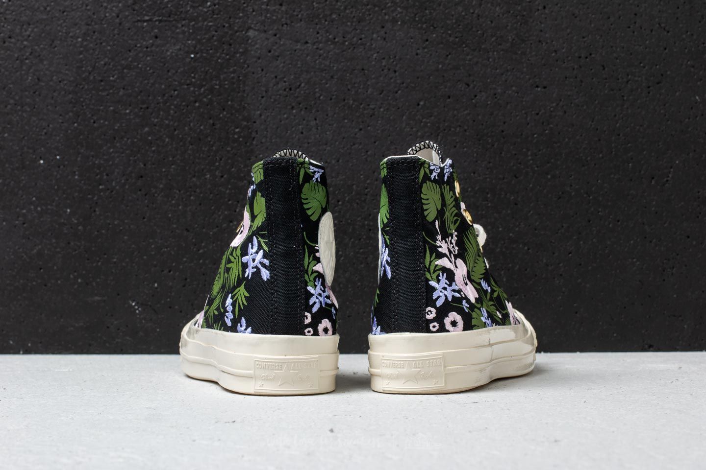 Naisten kengät Converse Chuck Taylor All Star 70 Hi Black/ Cherry Blossom/ Egret