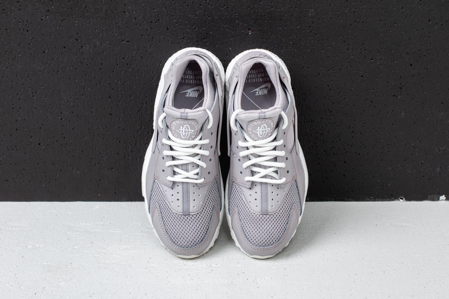 nike air huarache city low atmosphere grey