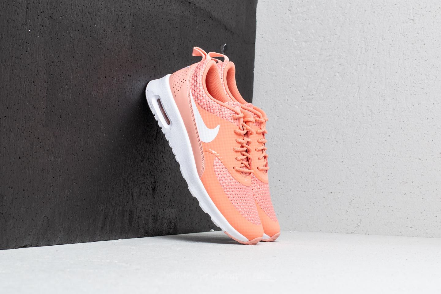 Nike air store max thea coral