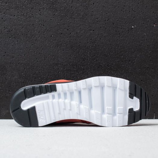 Nike vibenna black hot sale