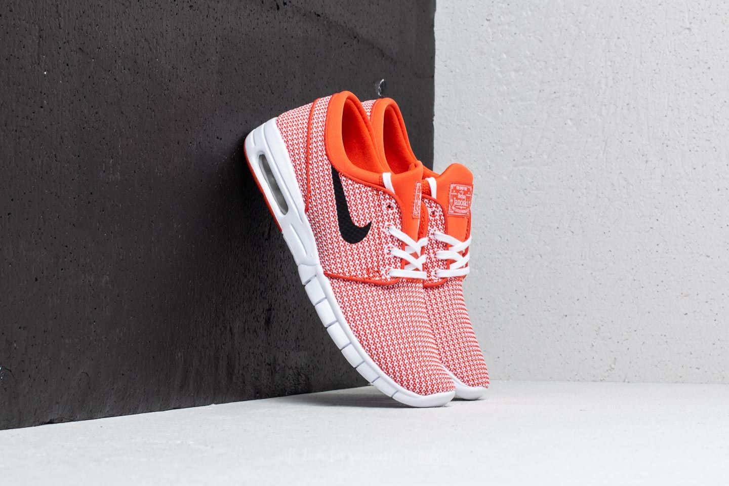 Men s shoes Nike Stefan Janoski Max Vintage Coral Black White Footshop