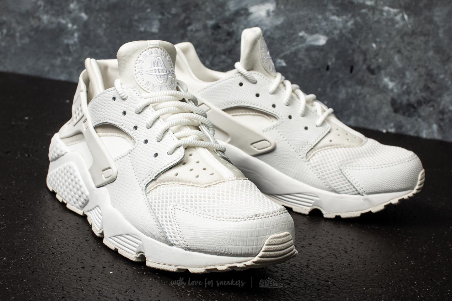 Men s shoes Nike W Air Huarache Run SE Summit White Summit White