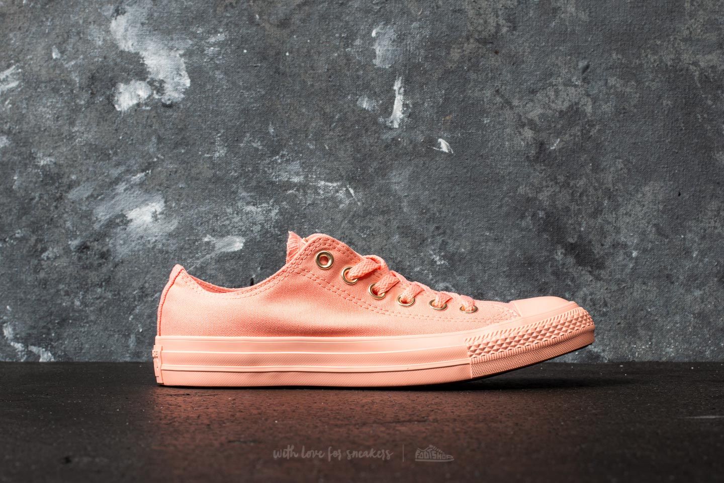 Chuck taylor all star coral deals