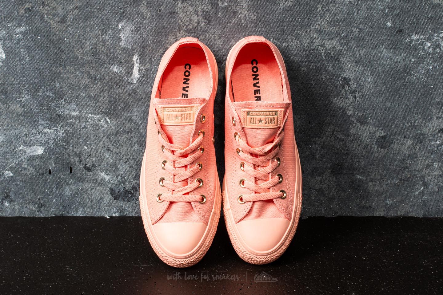 Women s shoes Converse Chuck Taylor All Star OX Pale Coral Pale
