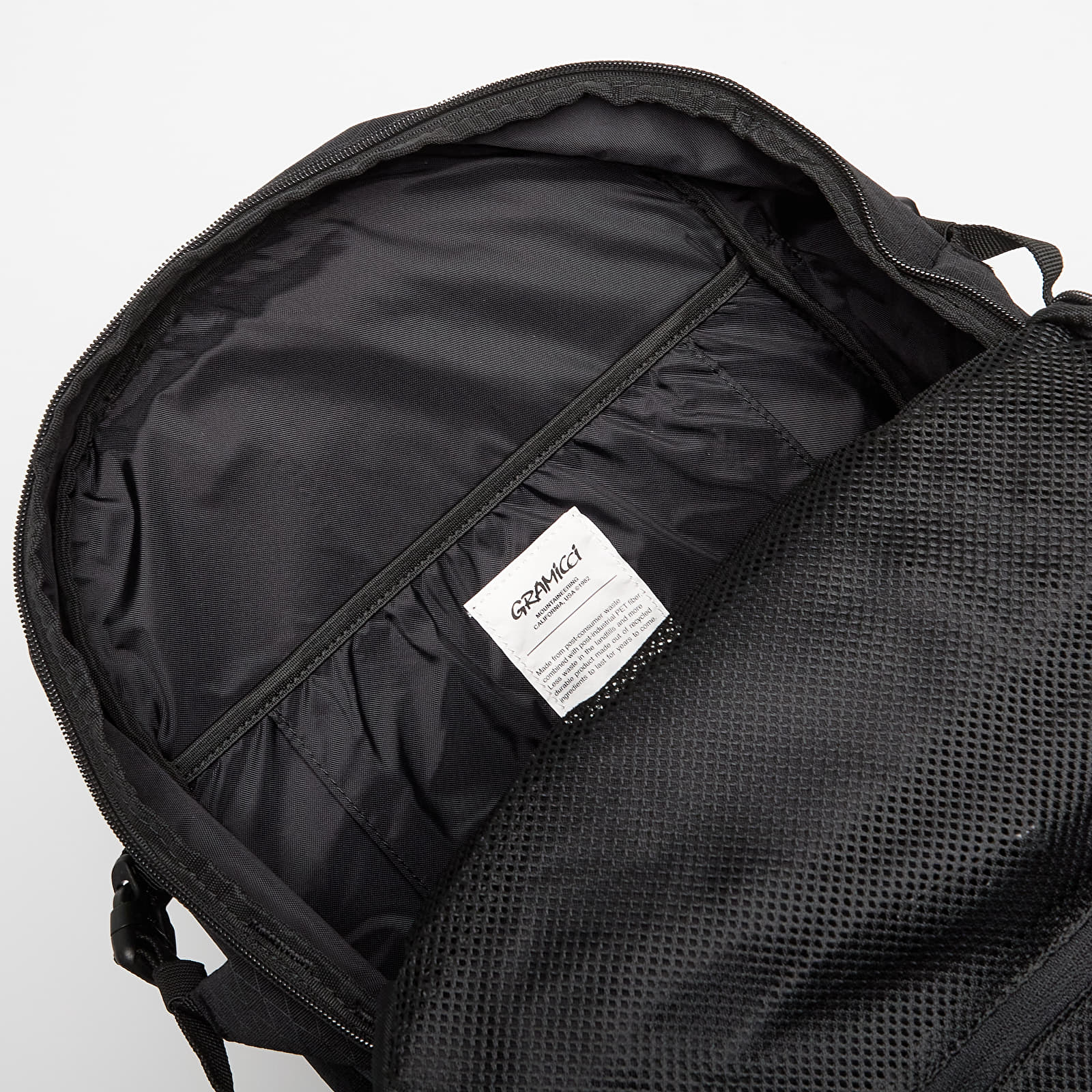 Zaini Gramicci Day Pack 25L Black