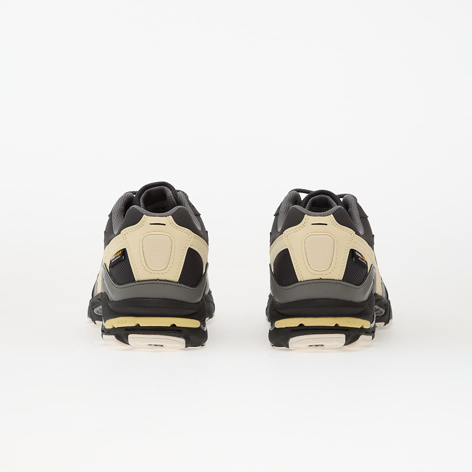 Herren Sneaker und Schuhe Mizuno Wave Rider 10 Cordura Black Sand/ Quiet Shade/ Banana Crape