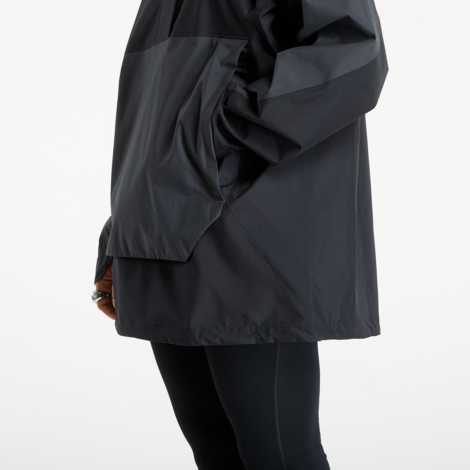 Naisten takit adidas Terrex Xploric 2.5L Climaproof Anorak Black/ Carbon