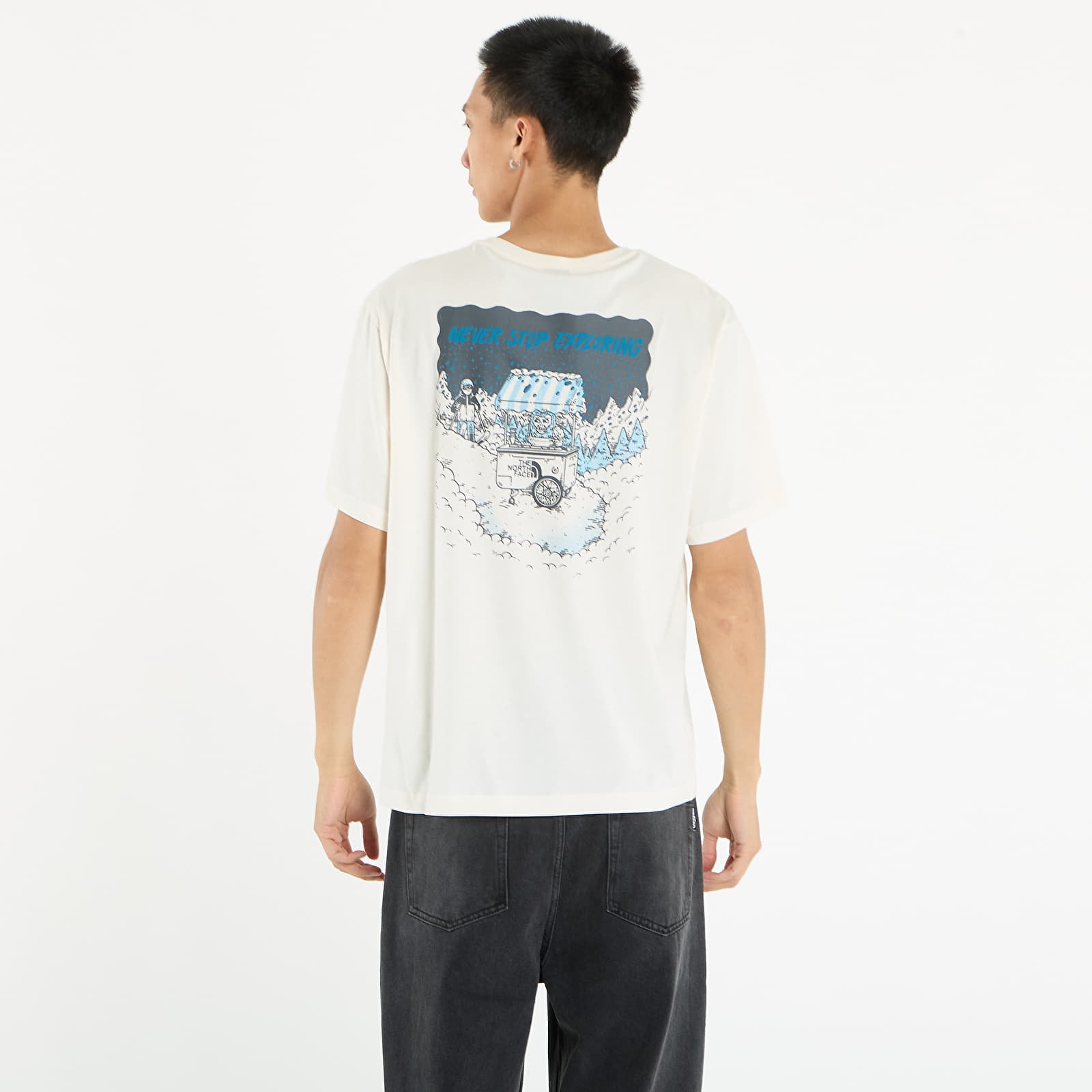 Majice T-shirt The North Face U Powder Days Relaxed S/S Tee Graphic UNISEX White Dune