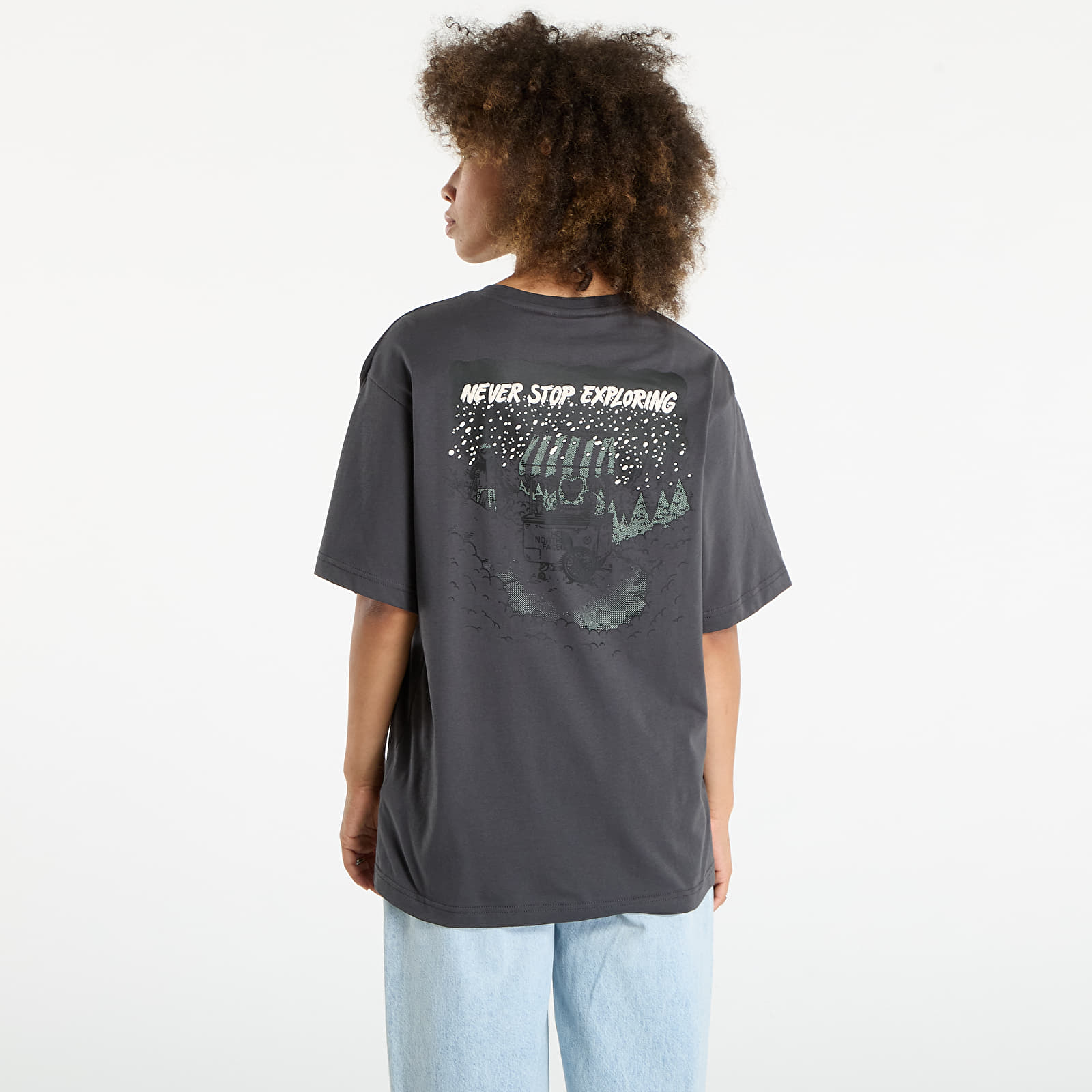 Trička The North Face U Powder Days Relaxed S/S Tee Graphic UNISEX Asphalt Grey