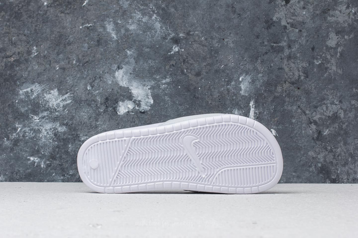 Nike benassi new arrivals pastel qs