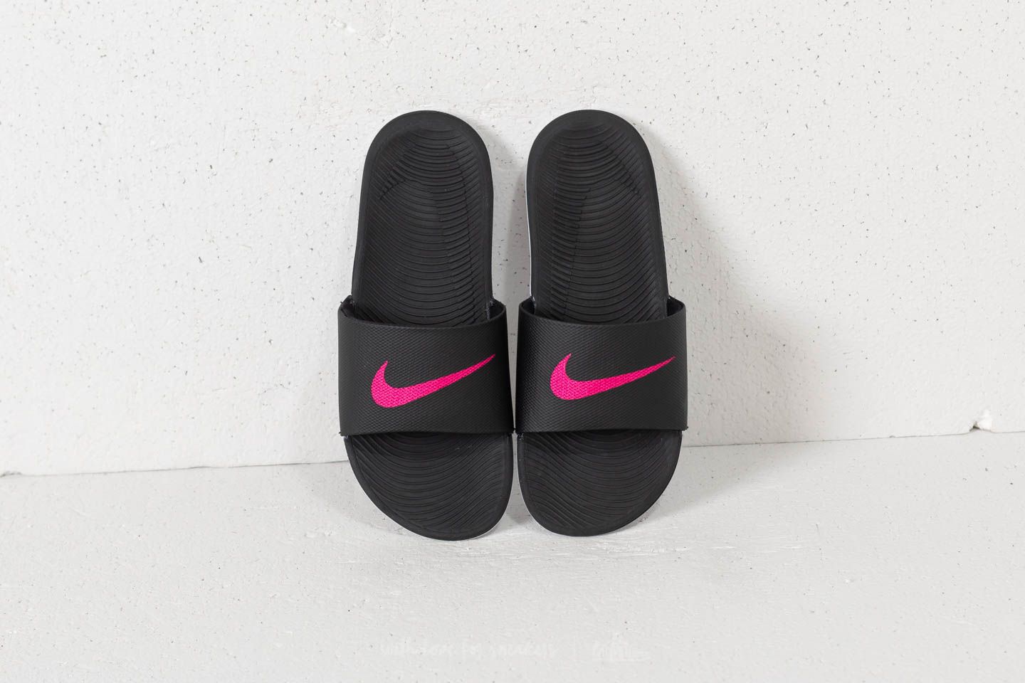 Women s shoes Nike Kawa Slide WMNS Black Vivid Pink Footshop