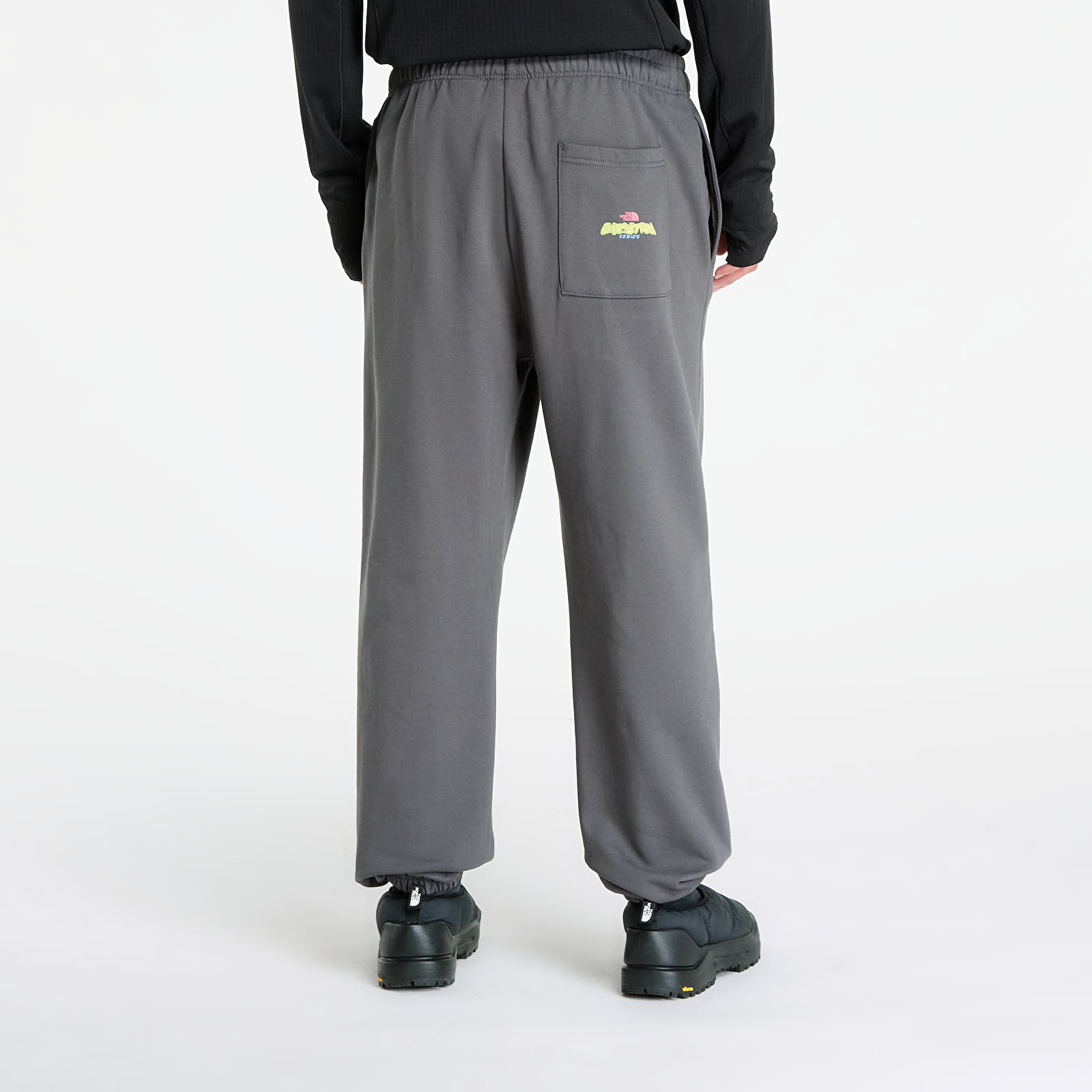 Jogger-housut The North Face U Expedition Celebration Relaxed Jogger UNISEX Anthracite Grey
