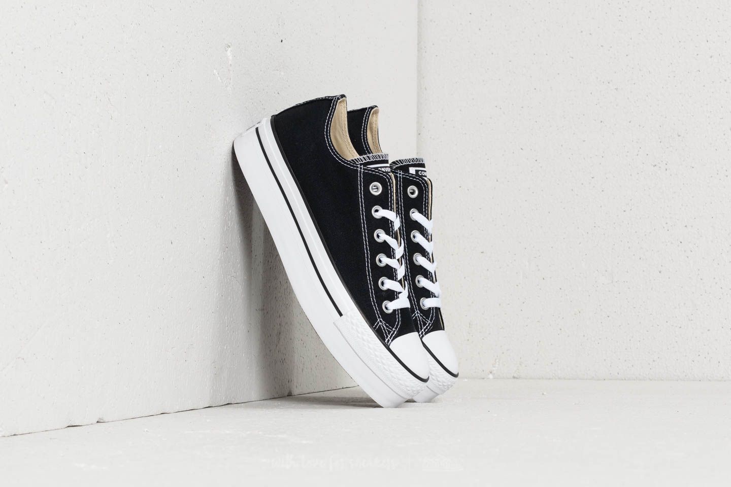 Converse ox platform black hotsell