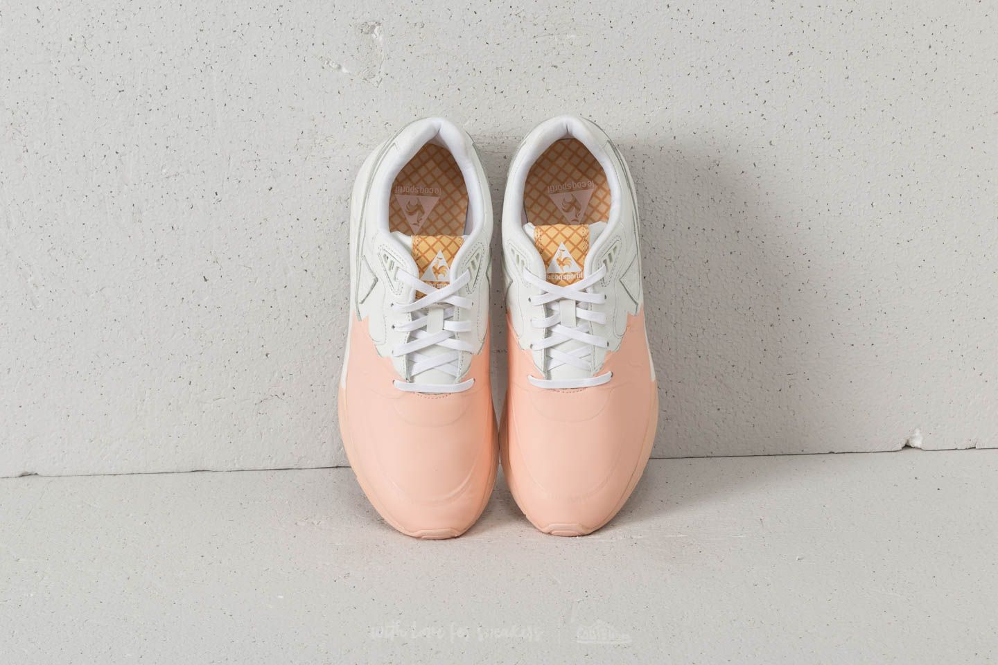 Herren Sneaker und Schuhe le coq sportif LCS R800 Leather Optical White/ Scallop Sheel