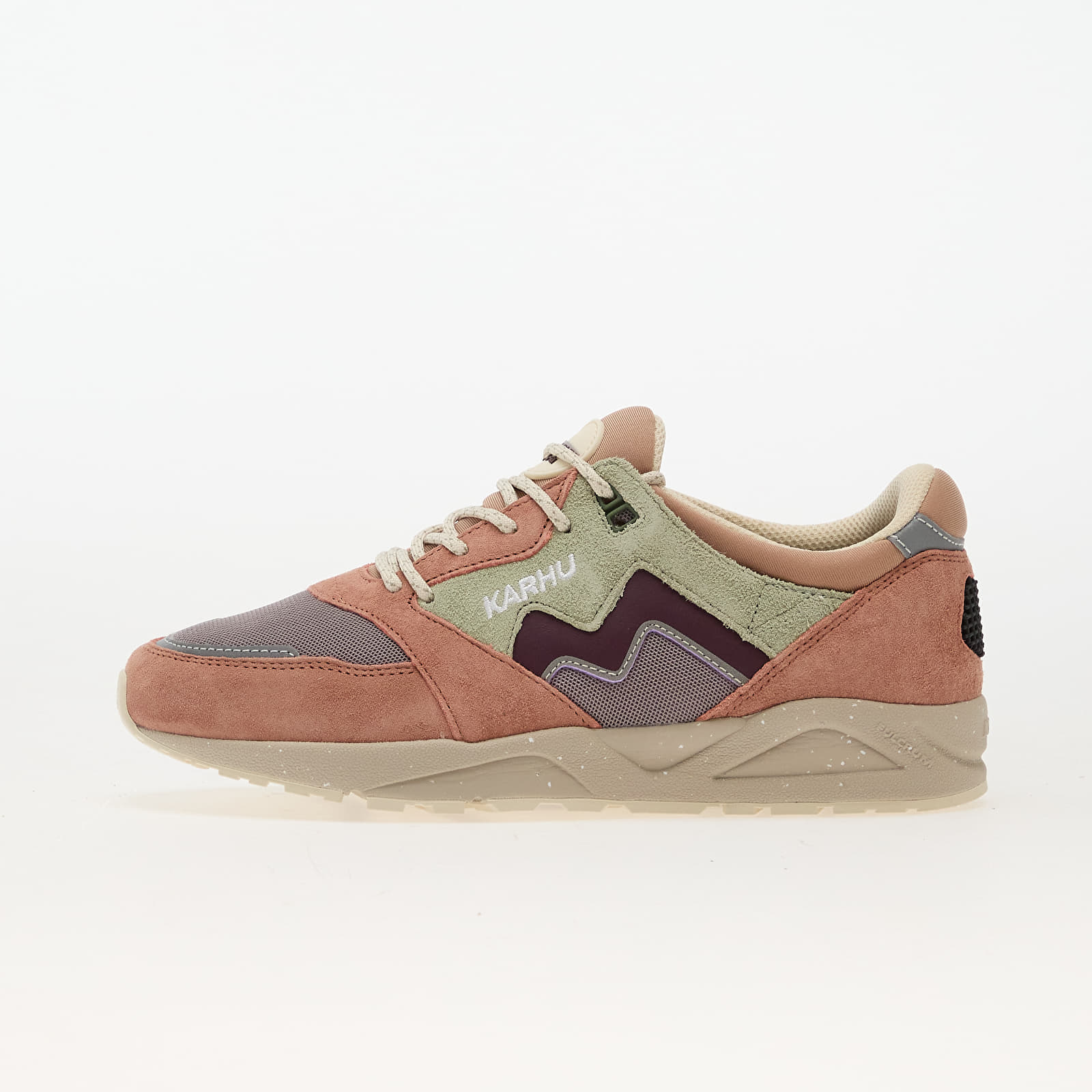 Levně Tenisky Karhu Aria 95 Warm Taupe/ Fig