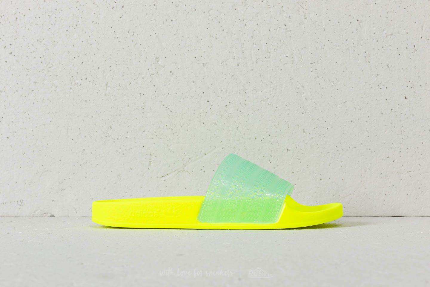 Neon yellow hot sale adidas slides