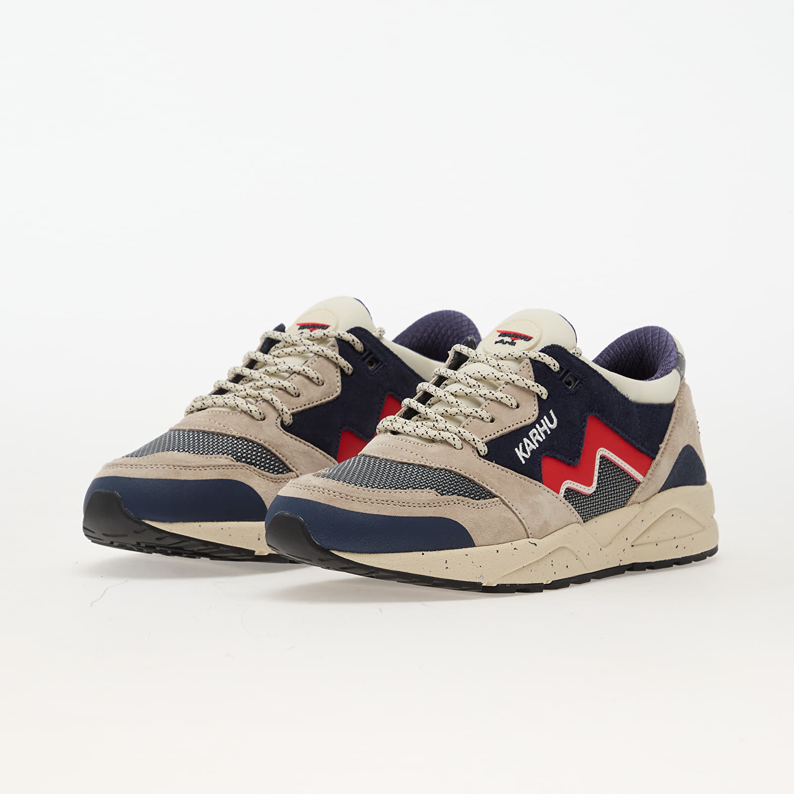 Moški čevlji Karhu Aria 95 Silver Lining/ Fiery Red