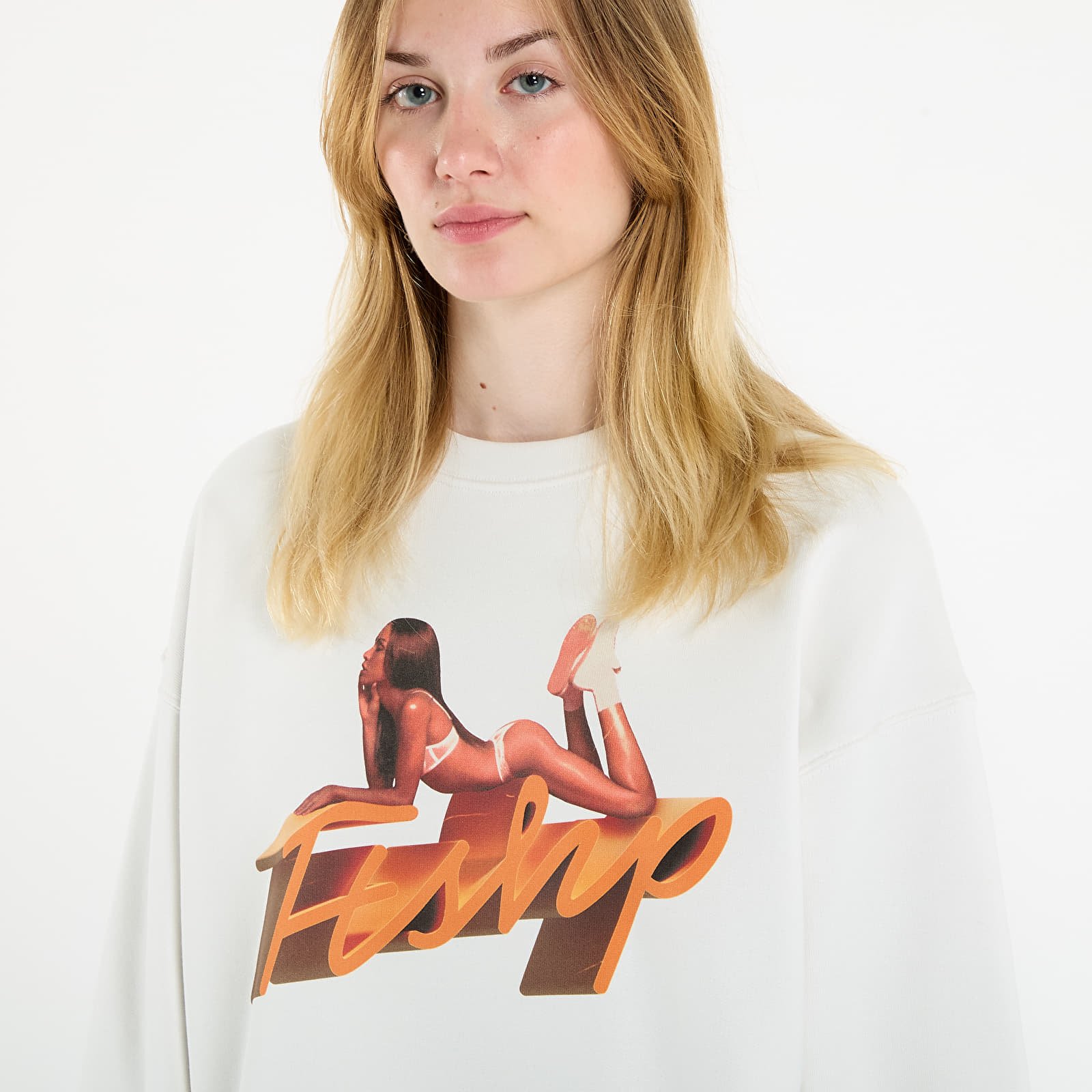 Hupparit ja collegepaidat Playboy x FTSHP Crewneck UNISEX Off White