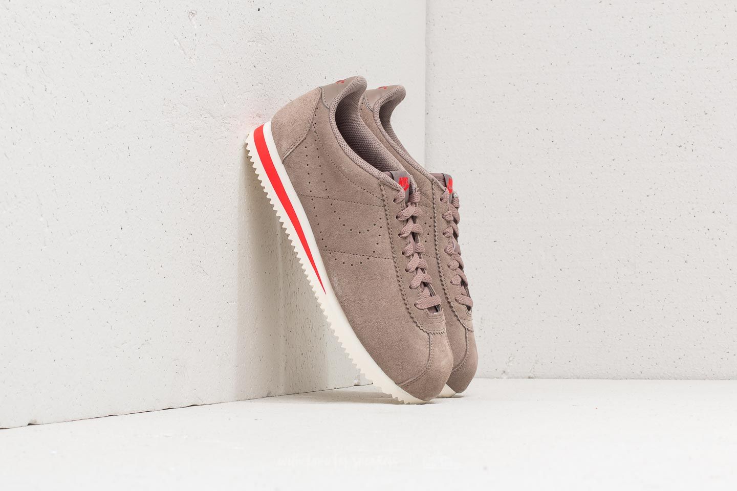Nike classic cortez suede clearance