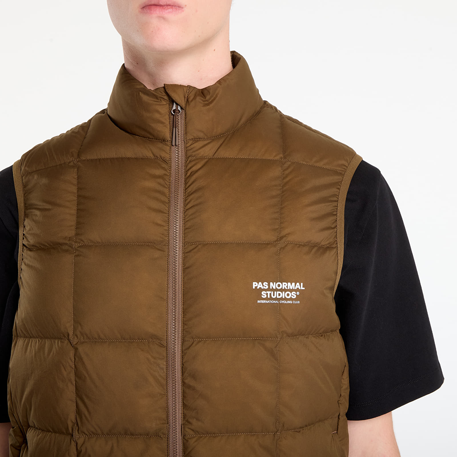 Мъжки жилетки Pas Normal Studios Off-Race Down Vest Army Brown